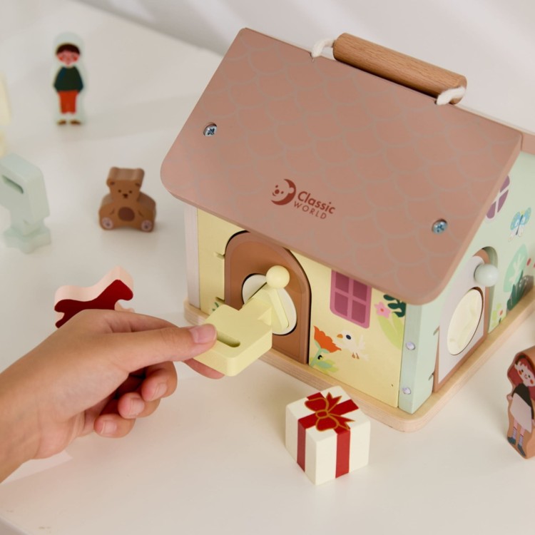 Drewniany Domek Sensoryczny Edukacyjny z Zamkami Kluczykami 11el.