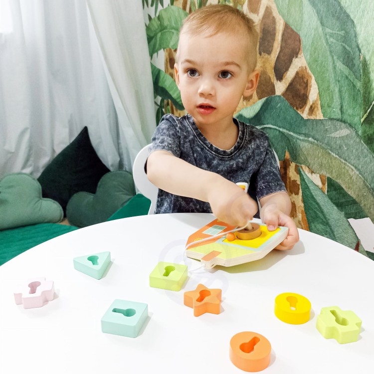 CLASSIC WORLD Drewniana Przeplatanka Klocki do Nawlekania Klucze i Drzwi MONTESSORI 11 el.