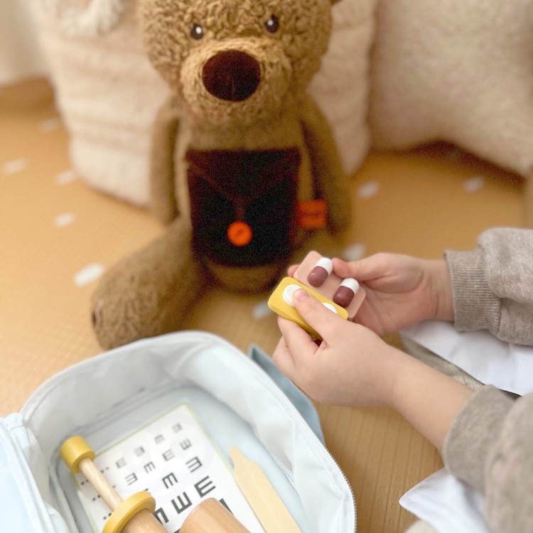 Zestaw Małego Lekarza Doktora w Walizce z Akcesoriami TOOKY TOY