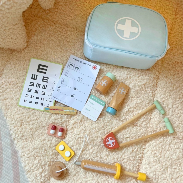 Zestaw Małego Lekarza Doktora w Walizce z Akcesoriami TOOKY TOY