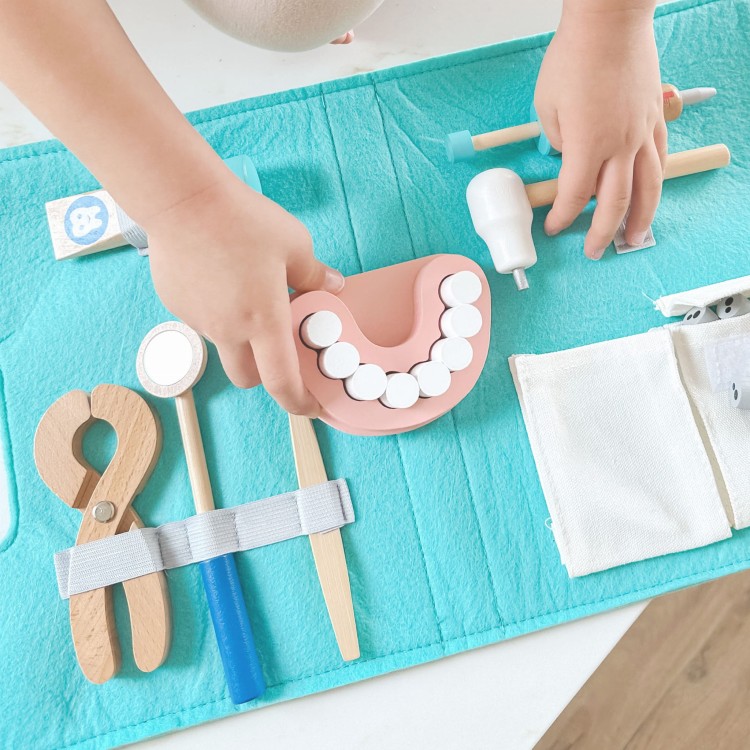 Zestaw Małego Dentysty Walizka Lekarza 19 el. TOOKY TOY