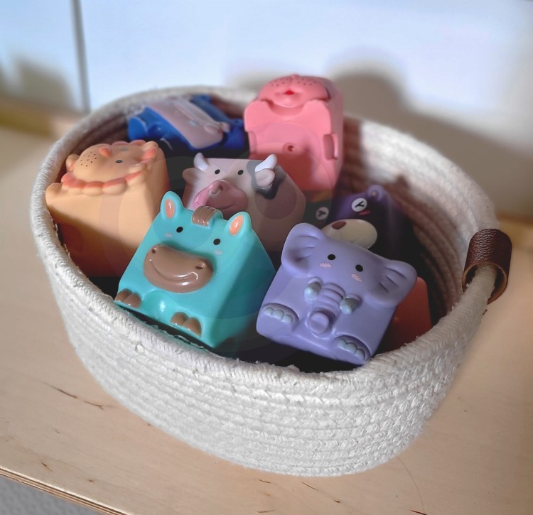 Klocki Sensoryczne Układanka do Ściskania Dźwięk Zwierzątka 12 el. WOOPIE BABY