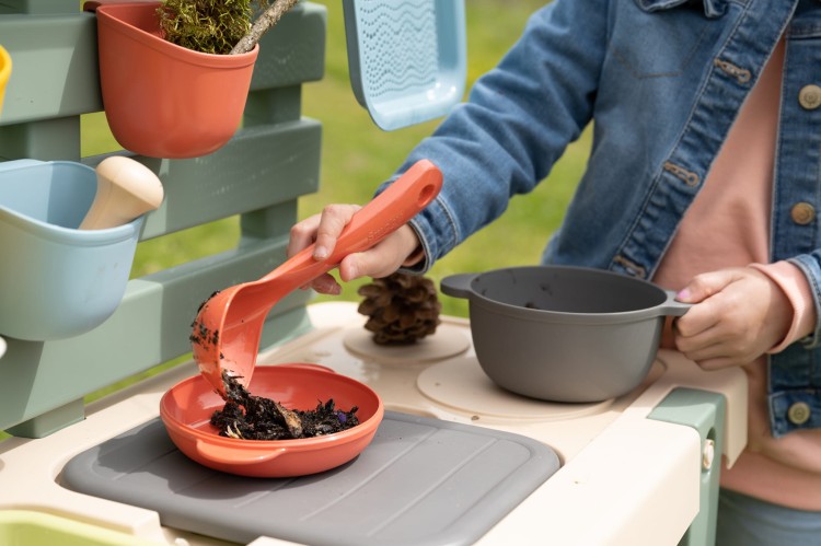 Kuchnia do zabawy wodą i piaskiem SMOBY