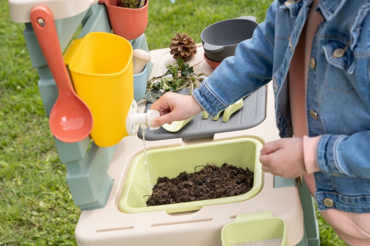 Kuchnia do zabawy wodą i piaskiem SMOBY