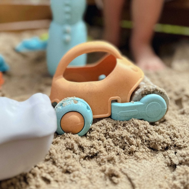 Zestaw do Piasku z Samochodzikiem WOOPIE GREEN 10 el. – Ekologiczna zabawa z BIO materiału