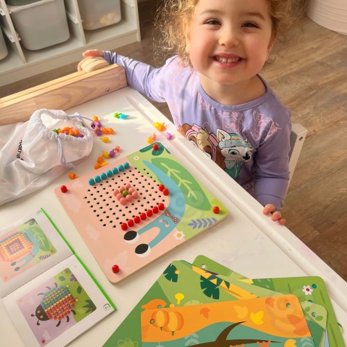 Układanka z Pinezkami i Kołkami – TOOKY TOY Montessori