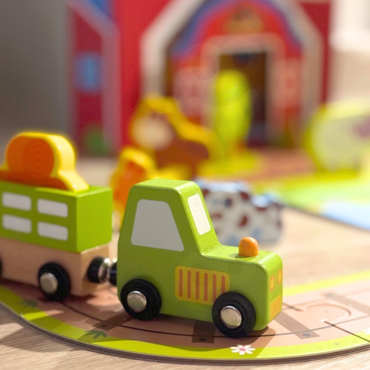 Drewniana Farma w Walizce z Figurkami i Pojazdami TOOKY TOY