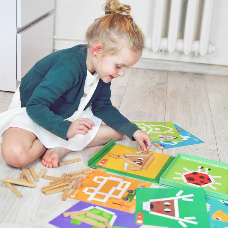 Układanka magnetyczna TOOKY TOY 49 el. – edukacyjne klocki i gra logiczna dla dzieci