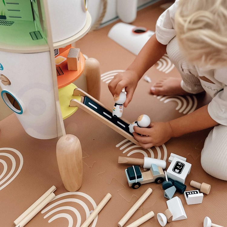 Drewniana Rakieta Domek dla Dzieci + Figurki Akc.